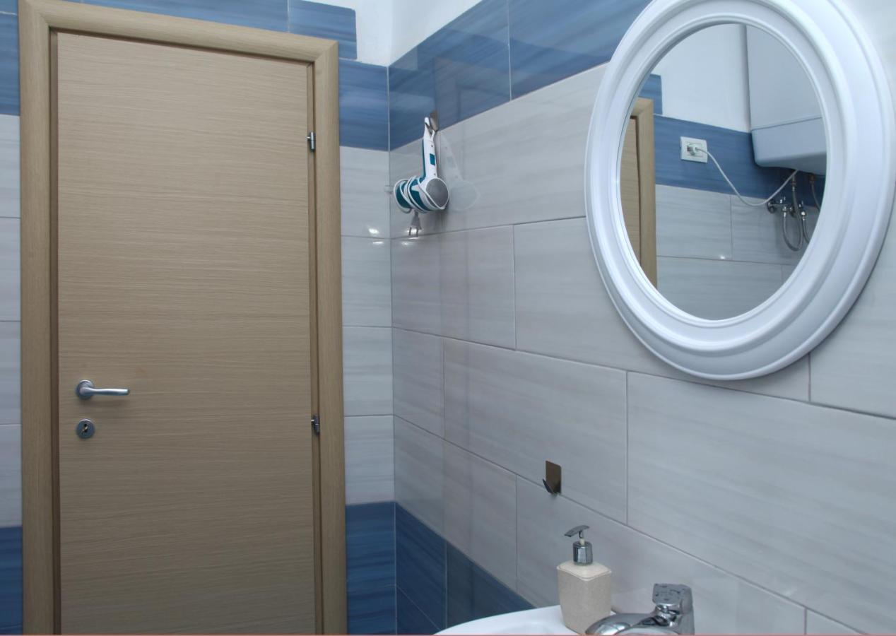 Old Town Boulevard Apartment In City Center ดูร์เรส ภายนอก รูปภาพ