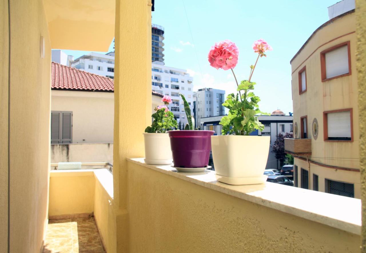 Old Town Boulevard Apartment In City Center ดูร์เรส ภายนอก รูปภาพ