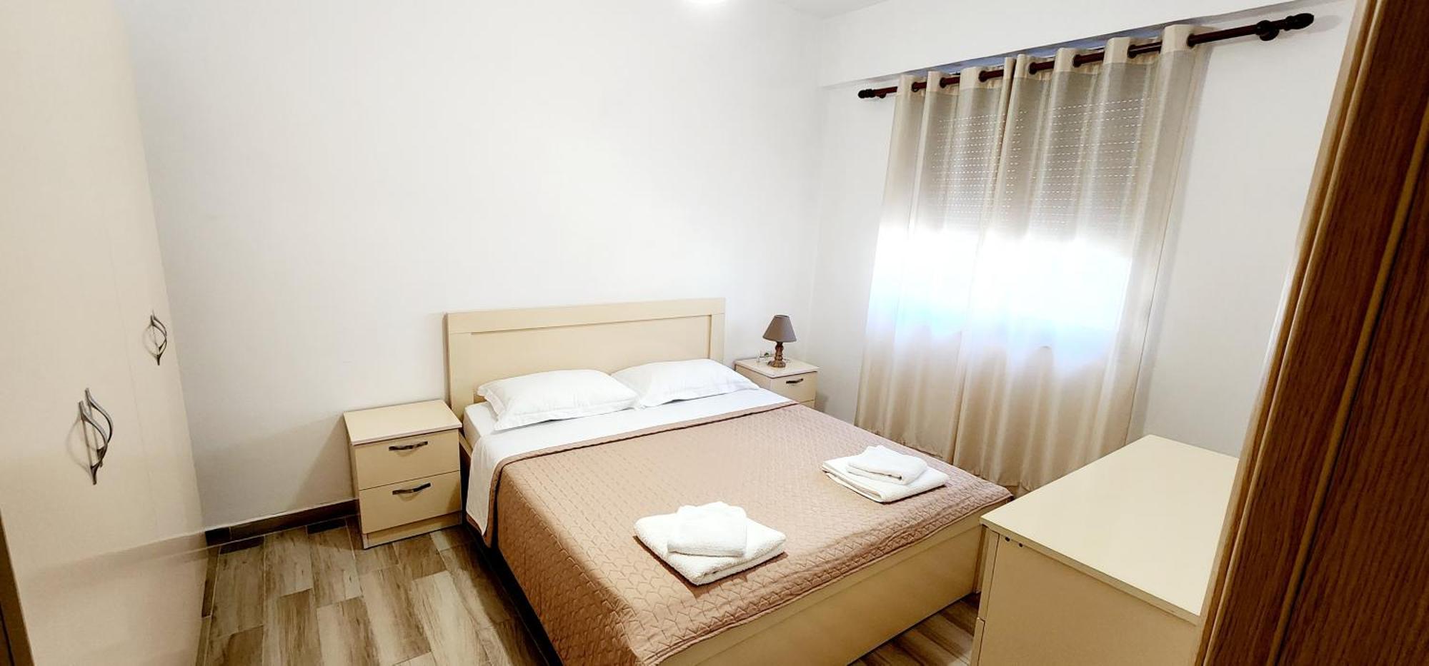 Old Town Boulevard Apartment In City Center ดูร์เรส ภายนอก รูปภาพ