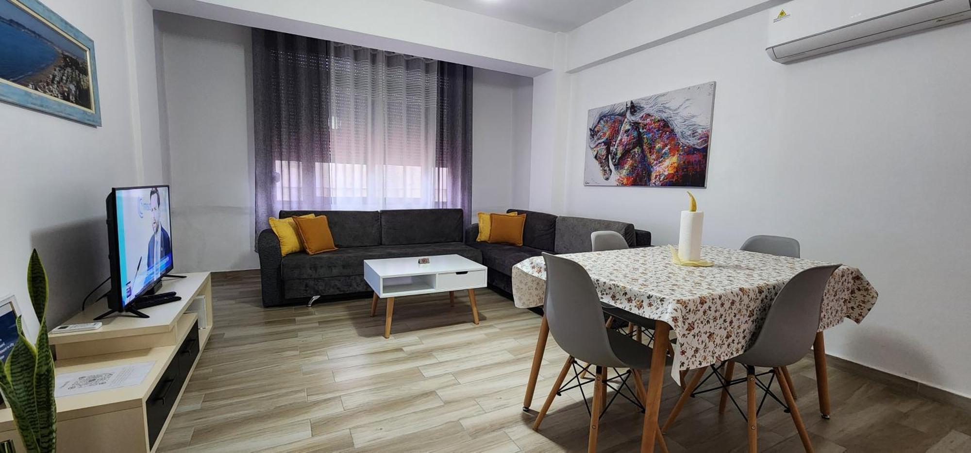 Old Town Boulevard Apartment In City Center ดูร์เรส ภายนอก รูปภาพ